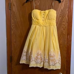 Yellow strapless dress
